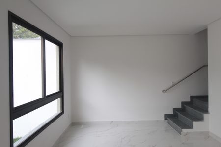 Casa de condomínio à venda com 140m², 3 quartos e 2 vagasSala