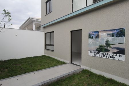 Casa de condomínio à venda com 140m², 3 quartos e 2 vagasQuintal