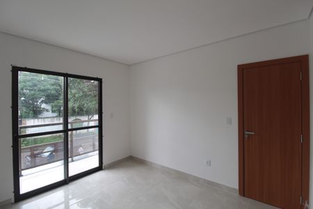 Casa de condomínio à venda com 140m², 3 quartos e 2 vagasSuite