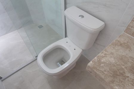 Casa de condomínio à venda com 140m², 3 quartos e 2 vagasBanheiro da Suite