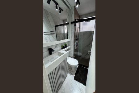 Apartamento para alugar com 45m², 2 quartos e 1 vaga Apartamento para alugar com 45m², 2 quartos e 1 vagaBanheiro