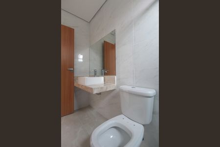 Casa de condomínio à venda com 140m², 3 quartos e 2 vagasBanheiro da Suite