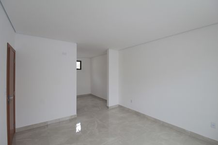 Casa de condomínio à venda com 140m², 3 quartos e 2 vagasSuite