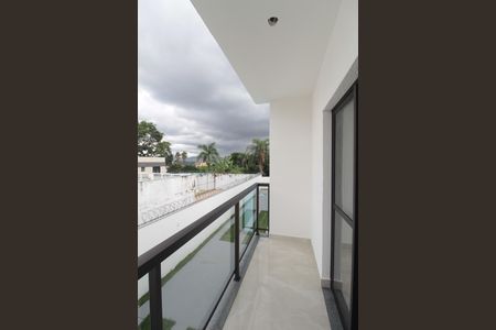 Casa de condomínio à venda com 140m², 3 quartos e 2 vagasVaranda da Suite