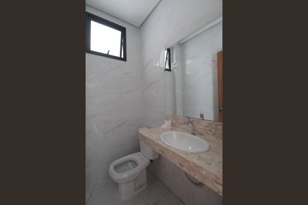 Casa de condomínio à venda com 140m², 3 quartos e 2 vagasLavabo