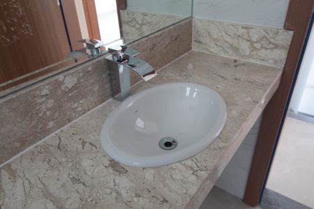 Casa de condomínio à venda com 140m², 3 quartos e 2 vagasBanheiro Social