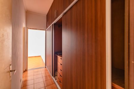 Casa à venda com 300m², 3 quartos e 4 vagas Casa à venda com 300m², 3 quartos e 4 vagasQuarto 2