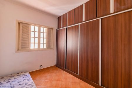 Casa à venda com 300m², 3 quartos e 4 vagas Casa à venda com 300m², 3 quartos e 4 vagasQuarto 2