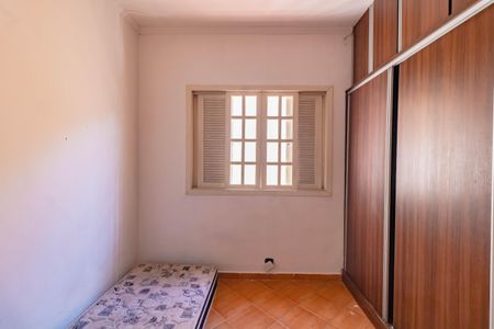 Casa à venda com 300m², 3 quartos e 4 vagas Casa à venda com 300m², 3 quartos e 4 vagasQuarto 2