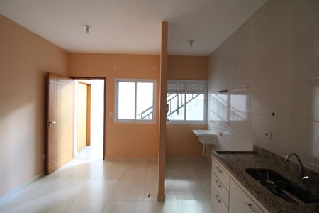 Sala/Cozinha de apartamento para alugar com 1 quarto, 35m² em Vila Mazzei, São Paulo