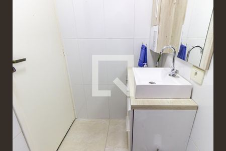 Apartamento à venda com 57m², 2 quartos e 1 vaga Apartamento à venda com 57m², 2 quartos e 1 vagaBanheiro