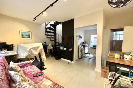 Casa à venda com 200m², 4 quartos e 2 vagasEdícula - Sala