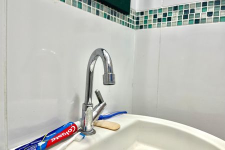 Casa à venda com 200m², 4 quartos e 2 vagasEdícula - Banheiro 