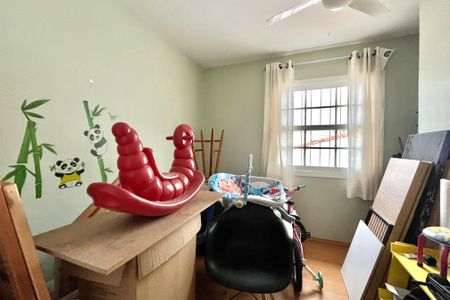 Casa à venda com 200m², 4 quartos e 2 vagasEdícula - Quarto 2 