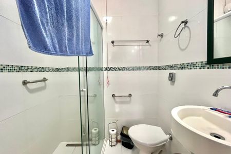 Casa à venda com 200m², 4 quartos e 2 vagasEdícula - Banheiro 