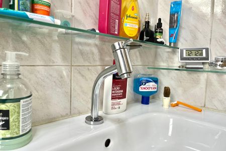 Casa à venda com 200m², 4 quartos e 2 vagasBanheiro