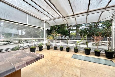 Casa à venda com 200m², 4 quartos e 2 vagasVaranda - Sala