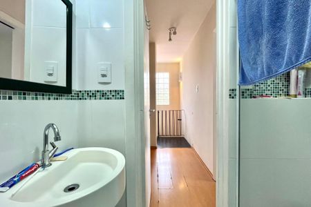 Casa à venda com 200m², 4 quartos e 2 vagasEdícula - Banheiro 