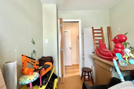 Casa à venda com 200m², 4 quartos e 2 vagasEdícula - Quarto 2 