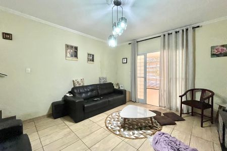 Casa à venda com 200m², 4 quartos e 2 vagasSala