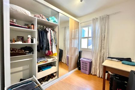 Casa à venda com 200m², 4 quartos e 2 vagasEdícula - Closet 