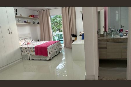 Casa de condomínio à venda com 350m², 3 quartos e 2 vagasSuíte 2