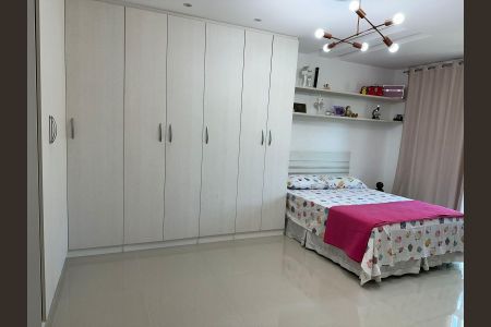 Casa de condomínio à venda com 350m², 3 quartos e 2 vagasSuíte 2