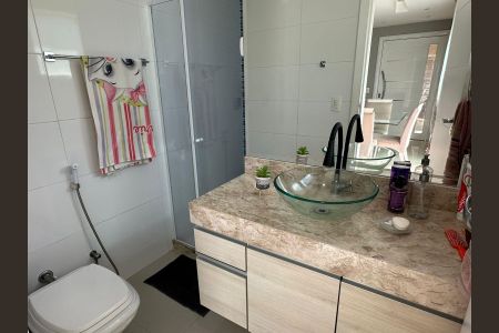 Casa de condomínio à venda com 350m², 3 quartos e 2 vagasBanheiro