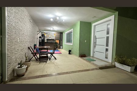 Casa de condomínio à venda com 350m², 3 quartos e 2 vagasGaragem