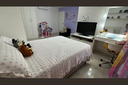Casa de condomínio à venda com 350m², 3 quartos e 2 vagasSuíte 1