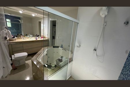 Casa de condomínio à venda com 350m², 3 quartos e 2 vagasBanheiro da Suíte 3