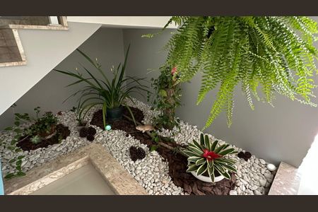 Casa de condomínio à venda com 350m², 3 quartos e 2 vagasSala