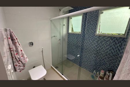 Casa de condomínio à venda com 350m², 3 quartos e 2 vagasBanheiro das Suítes 1 e 2