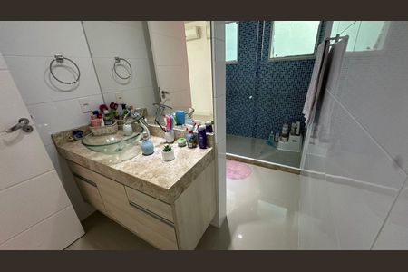 Casa de condomínio à venda com 350m², 3 quartos e 2 vagasBanheiro das Suítes 1 e 2