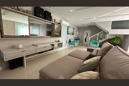 Casa de condomínio à venda com 350m², 3 quartos e 2 vagasSala