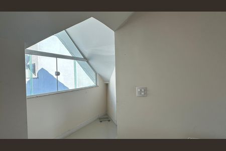 Casa de condomínio à venda com 350m², 3 quartos e 2 vagasSótão