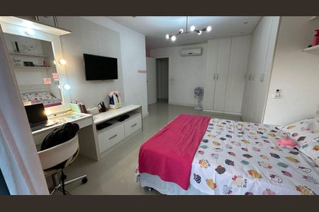Casa de condomínio à venda com 350m², 3 quartos e 2 vagasSuíte 2