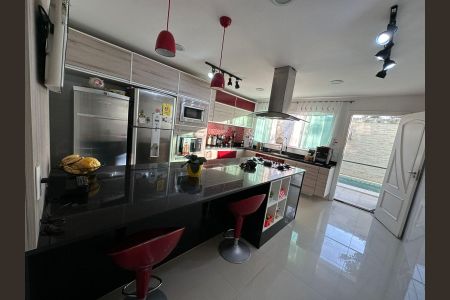 Casa de condomínio à venda com 350m², 3 quartos e 2 vagasCozinha