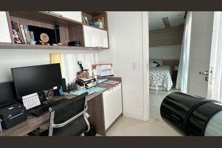 Casa de condomínio à venda com 350m², 3 quartos e 2 vagasSuíte 3