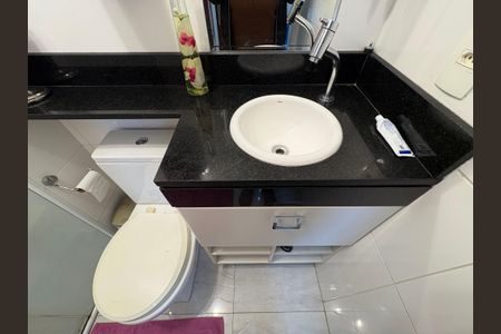 Apartamento à venda com 67m², 3 quartos e 1 vaga Apartamento à venda com 67m², 3 quartos e 1 vagaBanheiro da Suíte