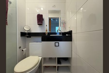 Apartamento à venda com 67m², 3 quartos e 1 vaga Apartamento à venda com 67m², 3 quartos e 1 vagaBanheiro da Suíte