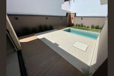 Casa à venda com 238m², 3 quartos e 4 vagas