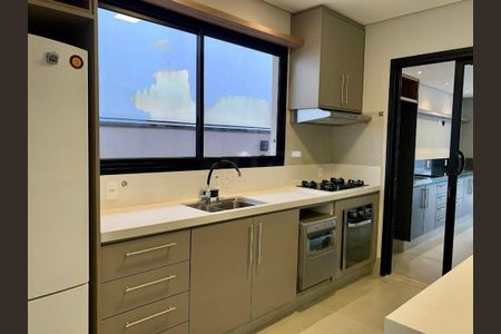 Casa à venda com 238m², 3 quartos e 4 vagas