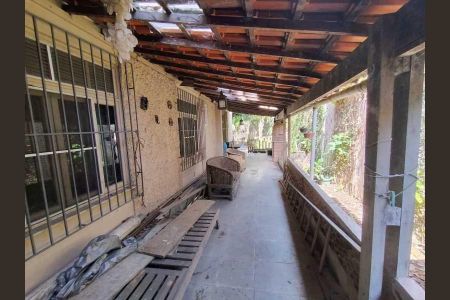 Casa de condomínio à venda com 338m², 6 quartos e 3 vagas