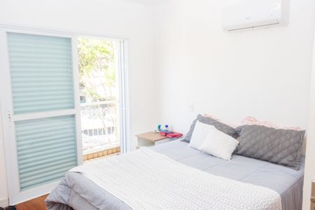 Casa de condomínio à venda com 258m², 4 quartos e 4 vagasSuíte