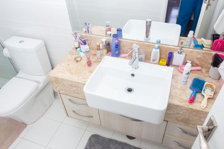 Casa de condomínio à venda com 258m², 4 quartos e 4 vagasBanheiro