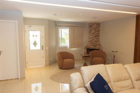 Sala de casa de condomínio à venda com 4 quartos, 258m² em Jardim Prudência, São Paulo