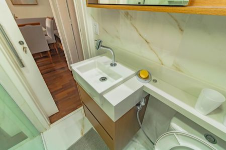 Apartamento à venda com 60m², 2 quartos e 1 vaga Apartamento à venda com 60m², 2 quartos e 1 vagaBanheiro