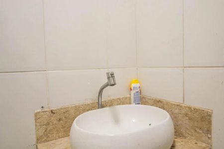 Banheiro de casa para alugar com 2 quartos, 90m² em Portal dos Gramados, Guarulhos