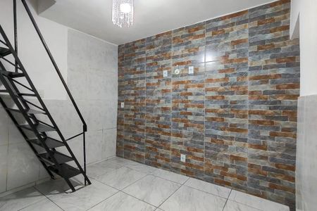 Sala de casa de condomínio para alugar com 2 quartos, 90m² em Portal dos Gramados, Guarulhos